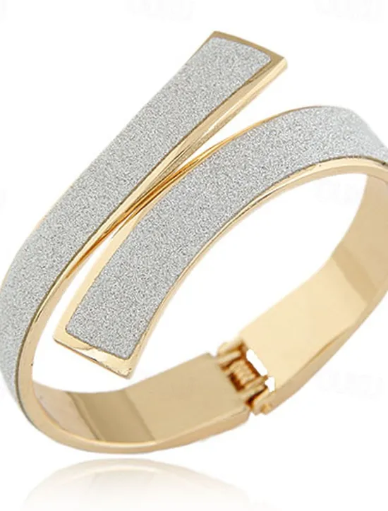 Women's Cuff Bracelet Retro Fashion Wings Fashion Statement Simple Elegant Holiday Alloy Bracelet Jewelry 1# / 2# / White For Party Evening Holiday Date Beach Festival Women Trendy Jewelry