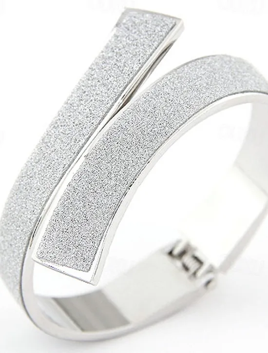 Women's Cuff Bracelet Retro Fashion Wings Fashion Statement Simple Elegant Holiday Alloy Bracelet Jewelry 1# / 2# / White For Party Evening Holiday Date Beach Festival Women Trendy Jewelry