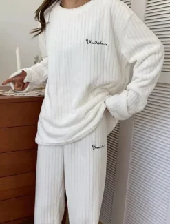 New Women's Pajamas Sets Letter Plush Casual Comfort Home Daily Bed Coral Fleece Coral Velvet Warm Crew Neck Long Sleeve Pullover Pant Elastic Waist Fall Winter Light Pink White Home Outfits Women Pajama-Setter