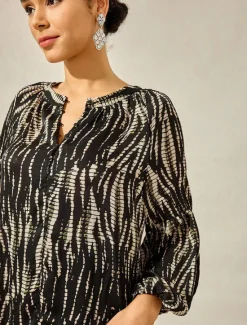 New Women's Spotted Print Chiffon Shirt Lantern Sleeve Notched Collar Buttoned Blouse Women Chiffon Tops