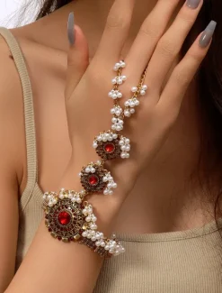 Online Women's Vintage Bracelet Fancy Fashion Diamond Elegant Cute Victorian Alloy Bracelet Jewelry Silver / Red / Royal Blue For Gift Date Birthday Beach Women Trendy Jewelry
